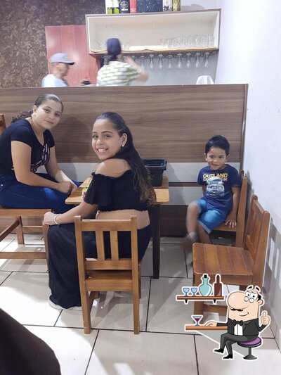 Veja imagens do interior do Bonna pizza