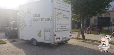 Découvrez l'espace ouvert de Chat Gourmand