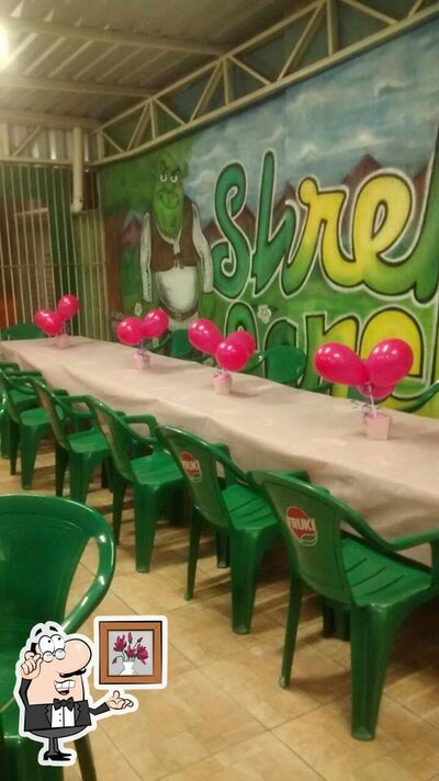 O interior do Shrek lanches
