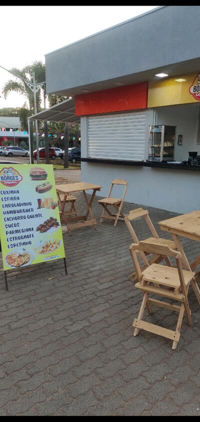 A publicidade mostra informações sobre o Borges Lanches e Salgados