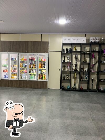 O interior do Alibaba Lounge Bar