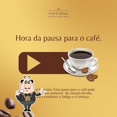 Desfrute de um drinque no Café Sena