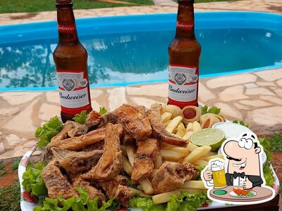 Desfute uma tulipa de cerveja leve ou escura