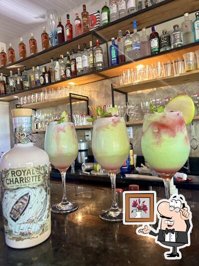 O interior do House Beach Bar