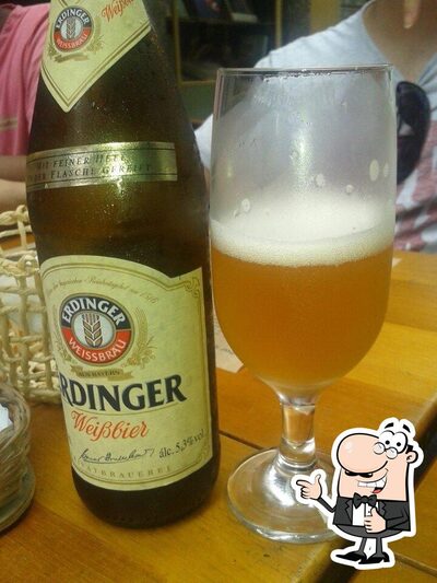 Venha provar diferentes bebidas fornecidos no Al-Farabi