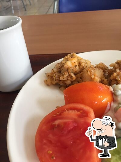 Profitez d'un verre à Lakeview Restaurant