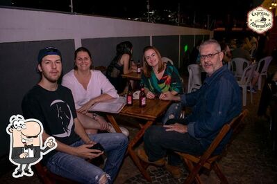 O interior do Expresso Alternativo