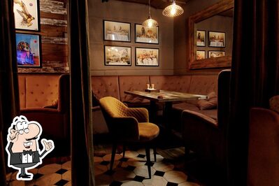 Забронируйте столик в "Битый час"