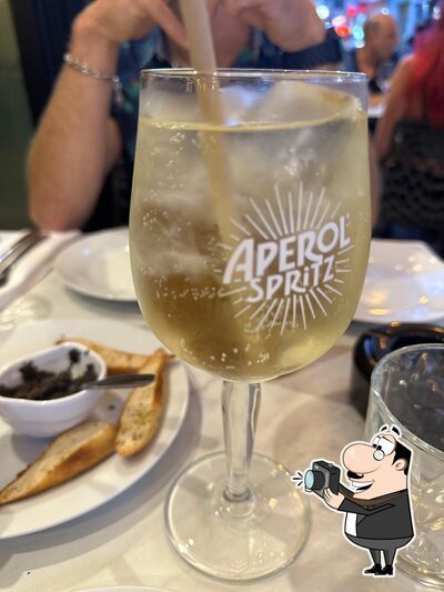 Profitez d'une boisson à Chez Max restaurant