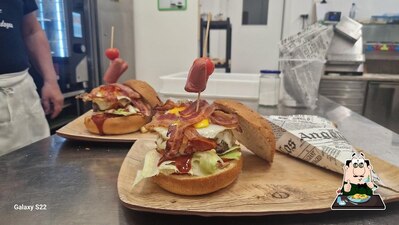 Cibo al L'Anonimo Different Pub Pub - Birreria - Hamburgeria