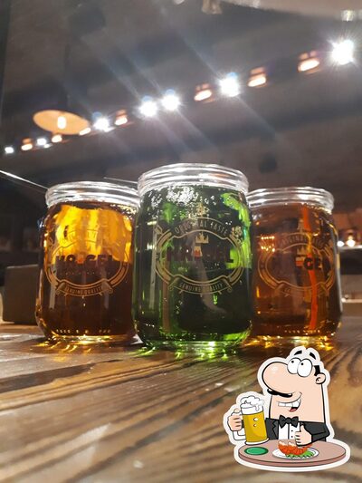 Насладитесь пинтой темного или светлого пива