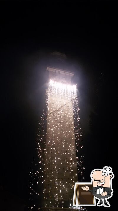 Puoi goderti l'aria fresca da seduto all'esterno di Pasticceria Cortese