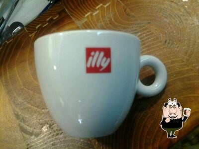 Bar Caffetteria Roma propone un'ampia gamma di drink