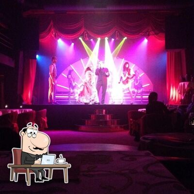 Découvrez l'intérieur de Burlesque