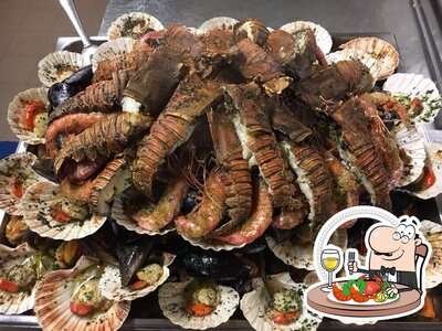 Ordina tra i molti prodotti di cucina di mare offerti al ristorante La Baita