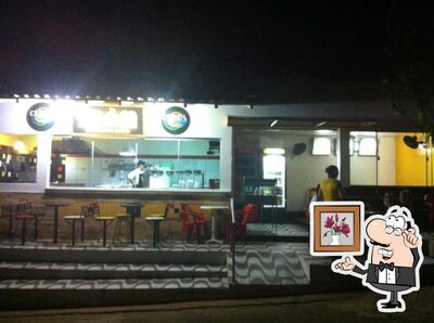 O interior do XBom O Hambúrguer