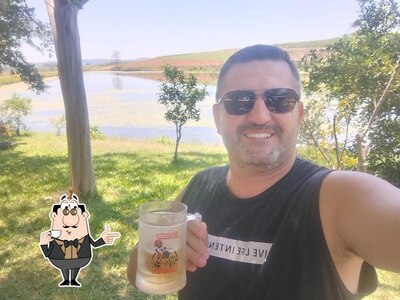 Desfrute de um drinque no Sitio Santa Barbára