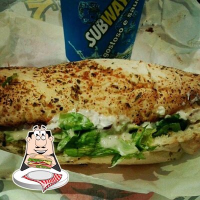 Coma diversos variantes de sanduíches