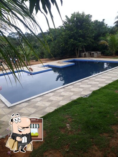 Desfrute da vista do exterior Pesque e Pague do Zé Mendes