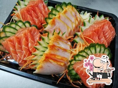 Presenteie-se com sushi no JM Restaurante