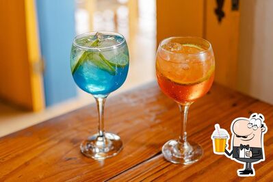 Experimente diversos bebidas fornecidos no Urucum Bar e Restaurante