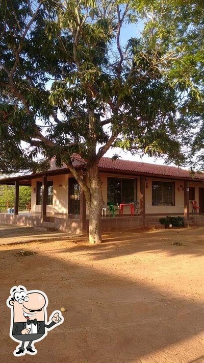 Veja o exterior do Nas Alturas Restaurante e Chalés