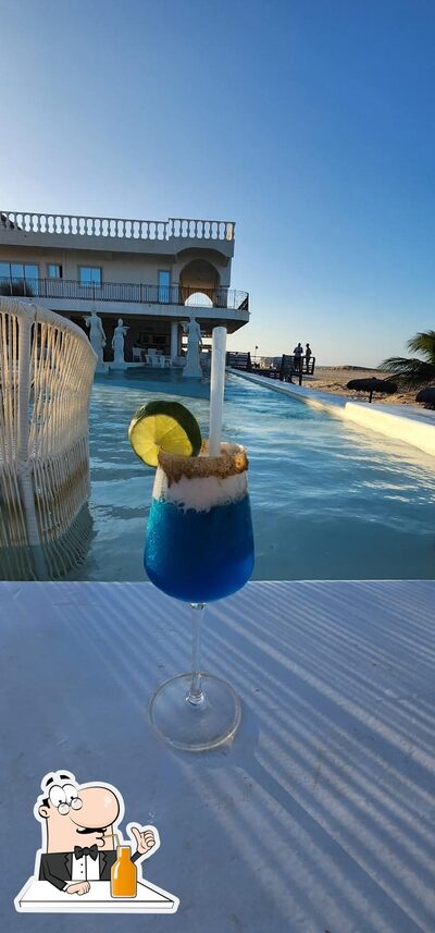 Desfrute de uma bebida no Positano Lounge beach - Canoa Quebrada