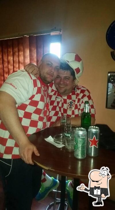 Siediti a un tavolo di Caffe bar MB