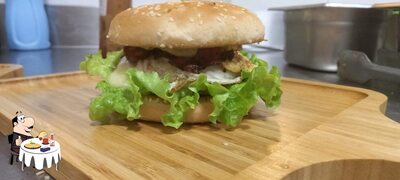 Delicie-se com um hambúrguer no ART&BURGER