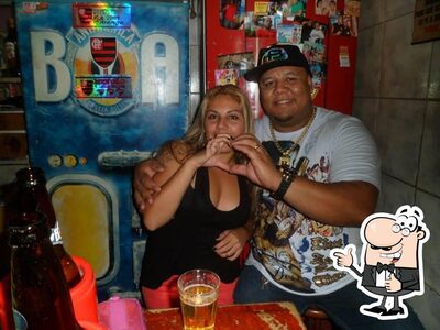 Desfrute de uma bebida no Karaokê Bar do Bruno