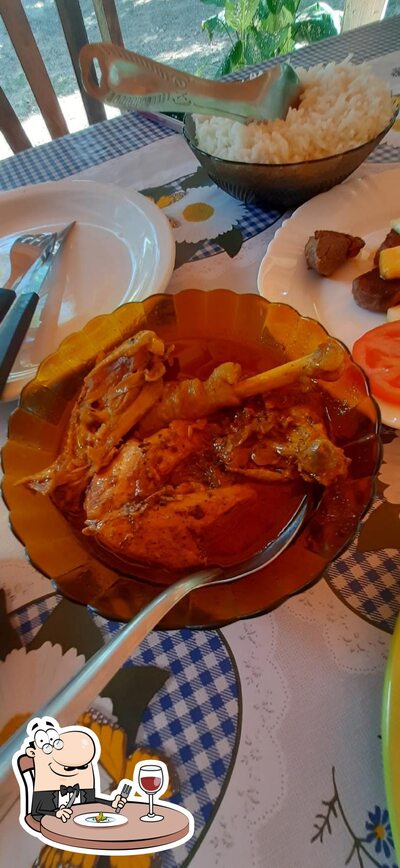 Comida em Restaurante Sabor da Roça