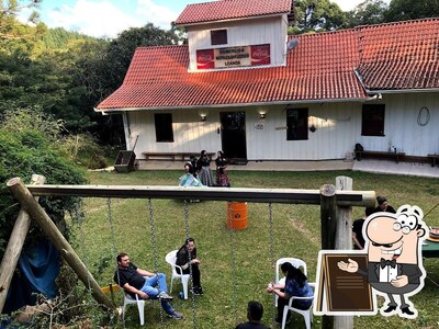 Veja imagens do exterior do Empório Loanda