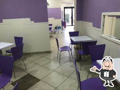 Siediti a un tavolo di Nicky Bar