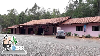 Desfrute da vista da área externa do Rosa de Saron - Restaurante e Lanchonete