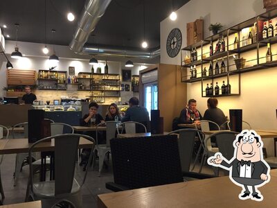 Dai un'occhiata agli interni di MaVà Cafe Biatrot