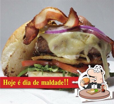 Experimente um dos hambúrgueres disponíveis no Zen Sushi Bar