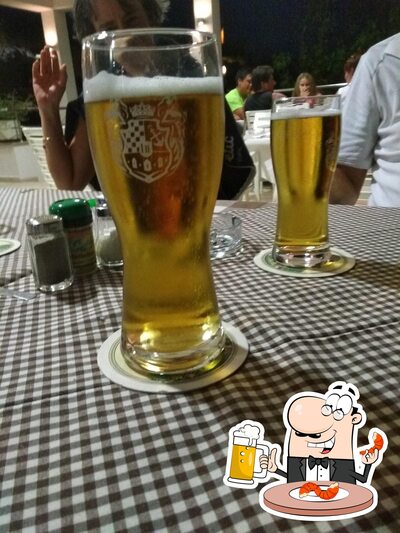 Degusta una birra con la cena