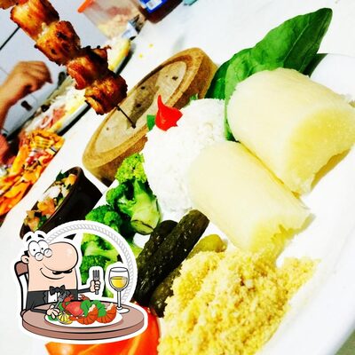 Os visitantes do Gringo's Pizza e Grill podem experimentar diversos refeições de frutos do mar