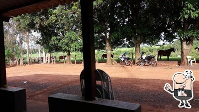 Veja a parte externa do Bar do Carrilho