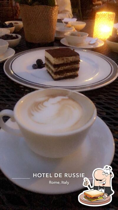 Le Jardin de Russie offre panini e pasti|altro cibo) a pranzo