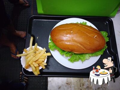 Peça um dos hambúrgueres disponíveis no ANA BURGER