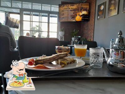 Plats à Café Rihan