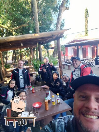 Veja imagens do interior do Brisola's Trailer