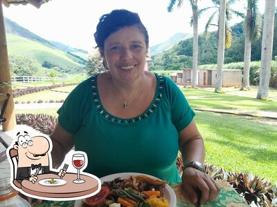 Comida em Casarão Rosa