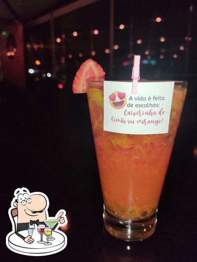 O Quintal - Praia do Cassino serve uma seleção de drinques alcoólicas