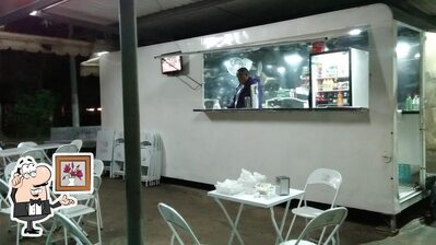 O interior do Minguinho Auto Lanche