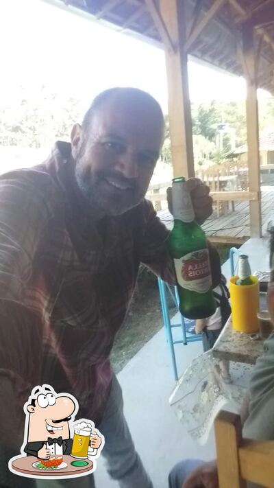 Peça um copo de cerveja leve ou escura