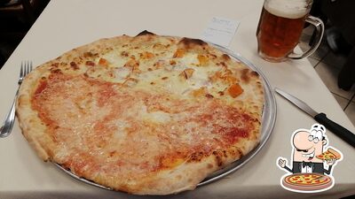 Ordina una pizza alla pizzeria Da Luca