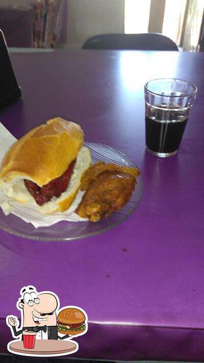 Peça um hambúrguer no Restaurante O Pescador