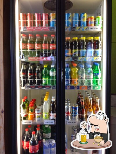 Puoi prenderti un rinfrescante bicchiere di birra chiara o scura